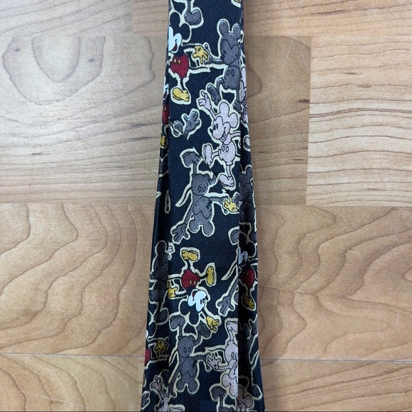 Vintage Disney Mickey Unlimited 100% Silk - Picture 4 of 7